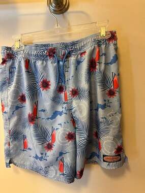 Vineyard vines, boys chappy swim shorts size Large